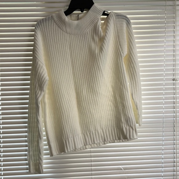 ALISON ANDREWS
CUT-OUT MOCK NECK PULLOVER SWEATER. Size L. NWT. Color: Ivory. - Picture 3 of 7